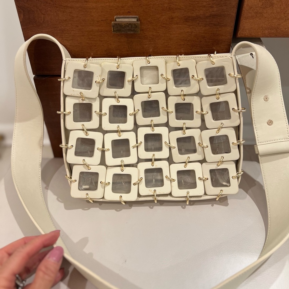 CULT GAIA
Terra Cutout Square-Link Crossbody Bag